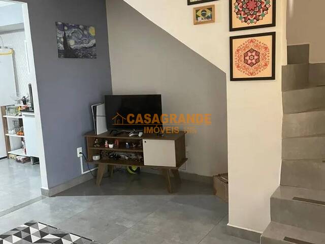 Casa para Venda em São José dos Campos - 4