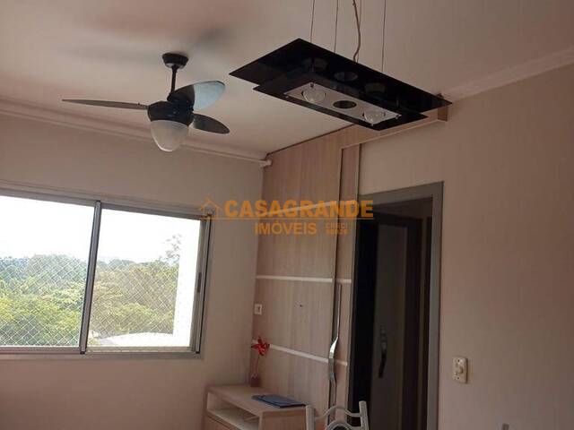 Apartamento para Venda em São José dos Campos - 2