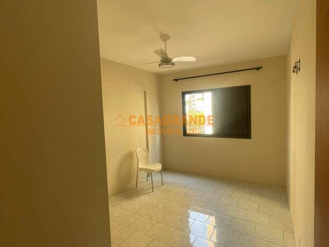 Apartamento para Venda em São José dos Campos - 3