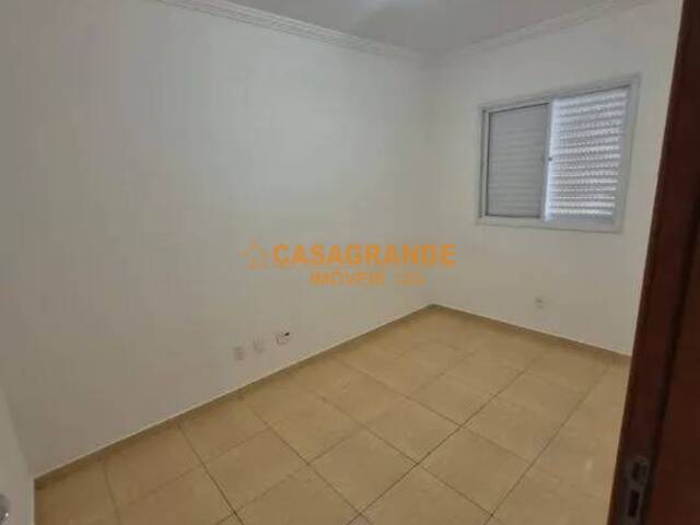 Apartamento para Locação em São José dos Campos - 3