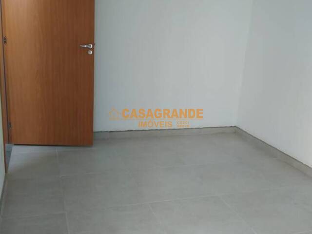 Apartamento para Locação em São José dos Campos - 2